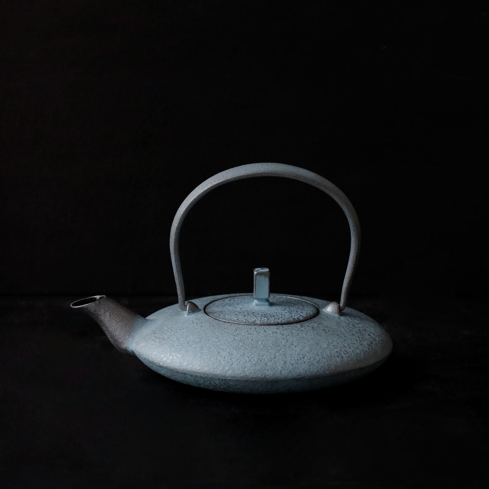 Kukan Chuzo / Moon Cast Iron Kettle S Ice Blue