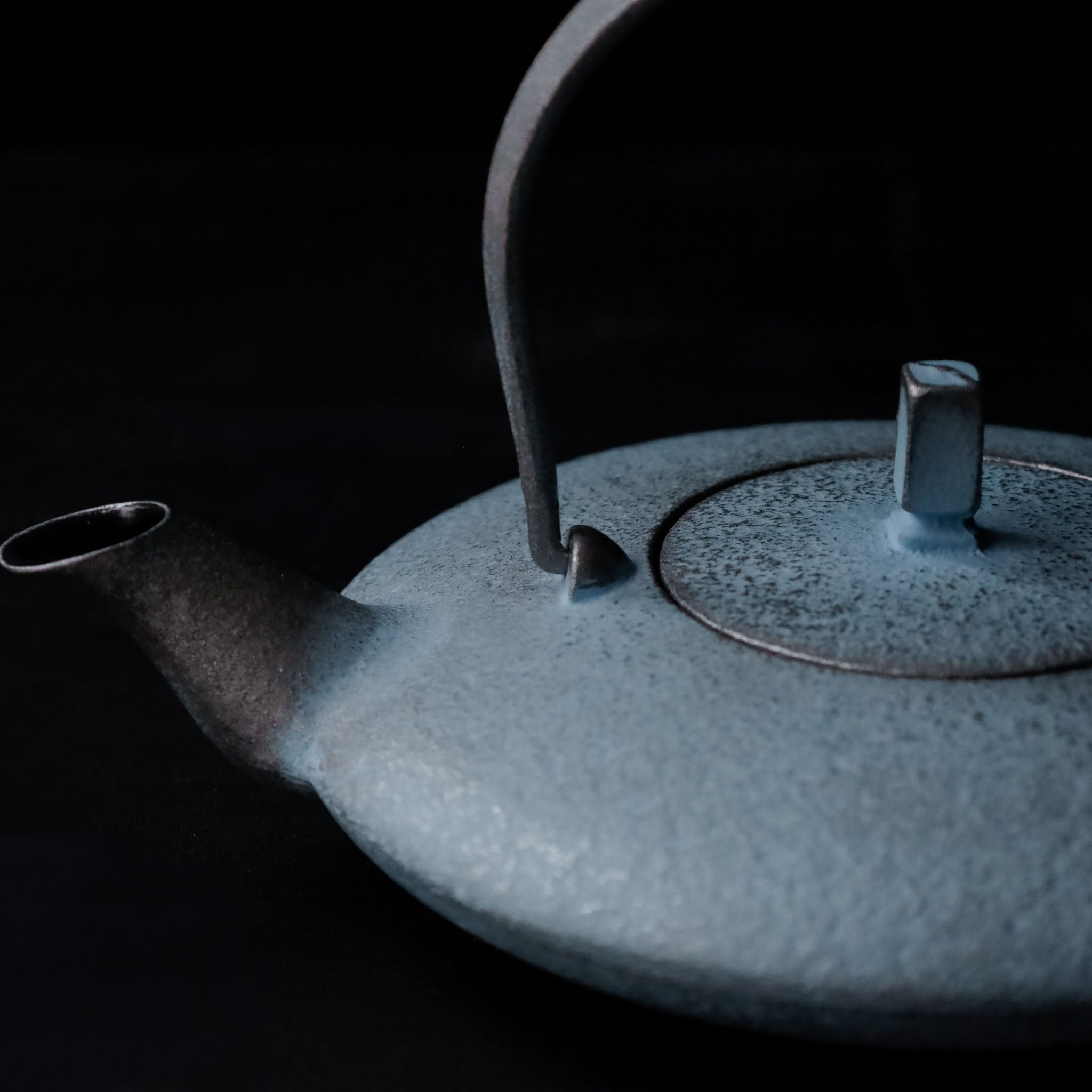 Kukan Chuzo / Moon Cast Iron Kettle S Ice Blue