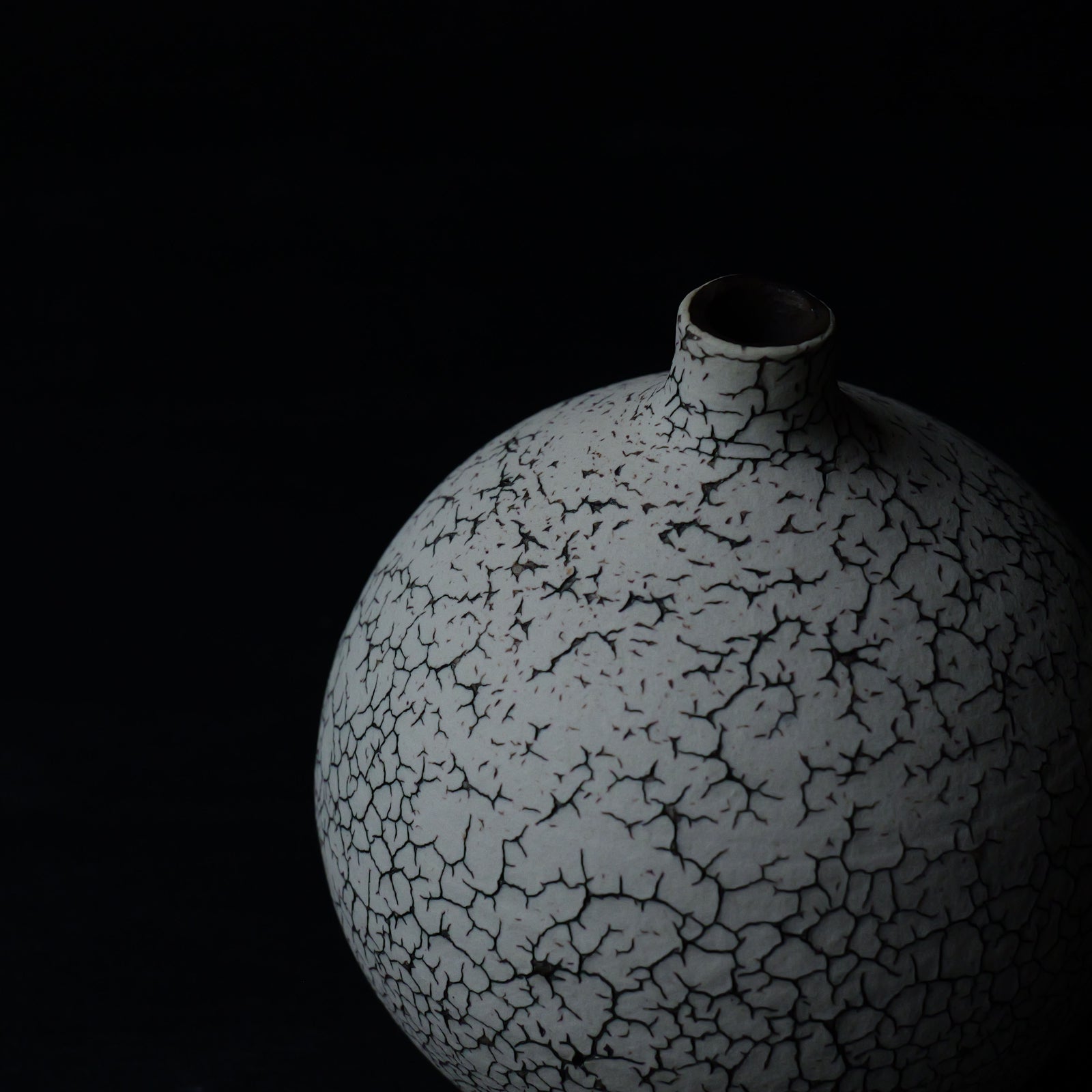 信楽水さしです。 中根楽 罅一輪挿し – 雨晴/AMAHARE