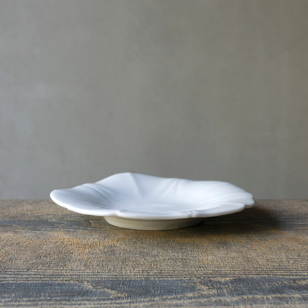 Yuichi Murakami - White Porcelain Saucer "Morning Glory"