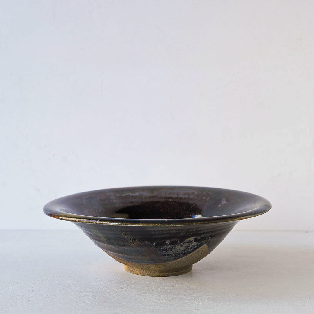 Yukiko Kiln 22cm Plate with Flared Rim "Kuro (Black)-Karatsu"