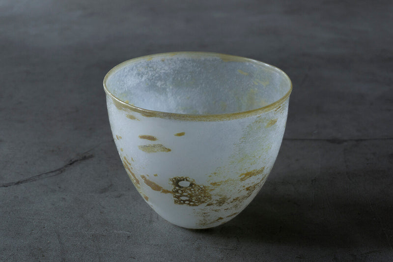 ● 21-TA-2 ABYSS VASE WH