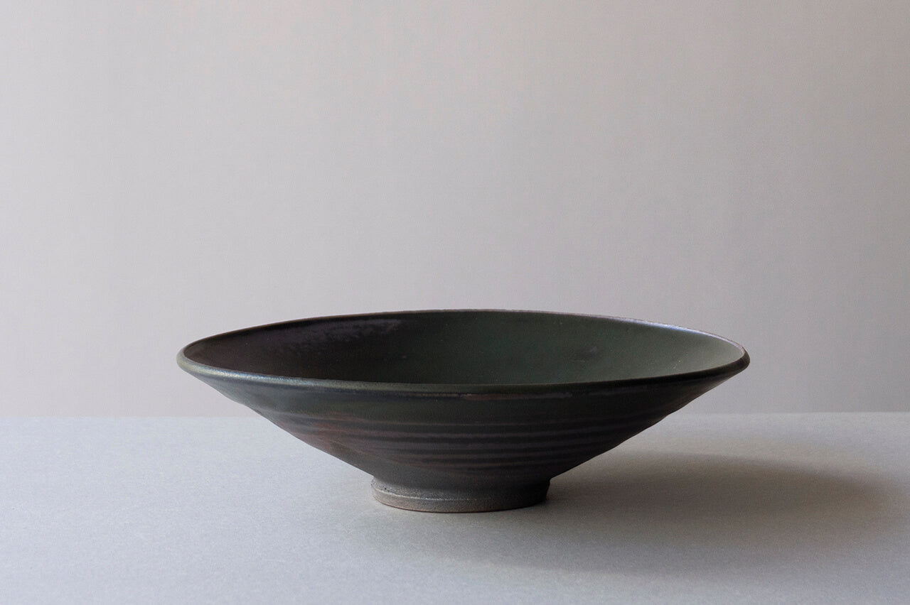Yukiko Kiln 18cm Plate "Kuro (Black)-Karatsu"