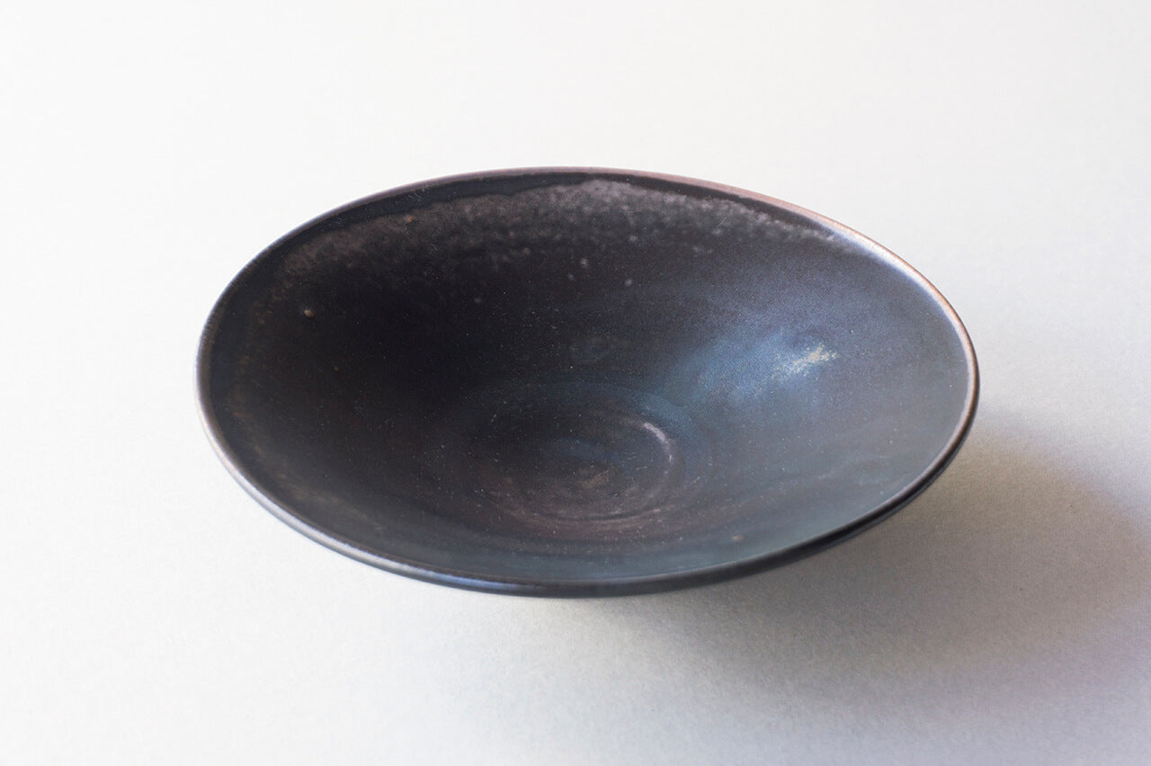 Yukiko Kiln 18cm Plate "Kuro (Black)-Karatsu"