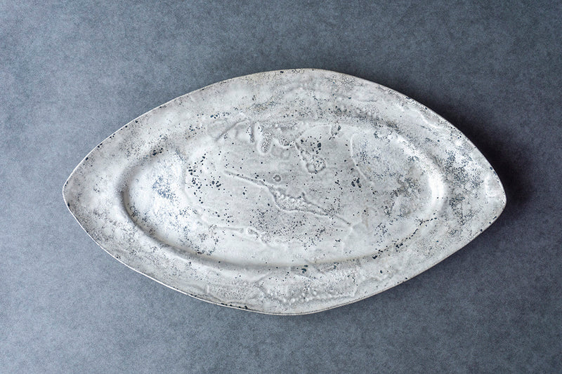 Yuko Ikeda Oval Plate (Large) Overglazed Silver A