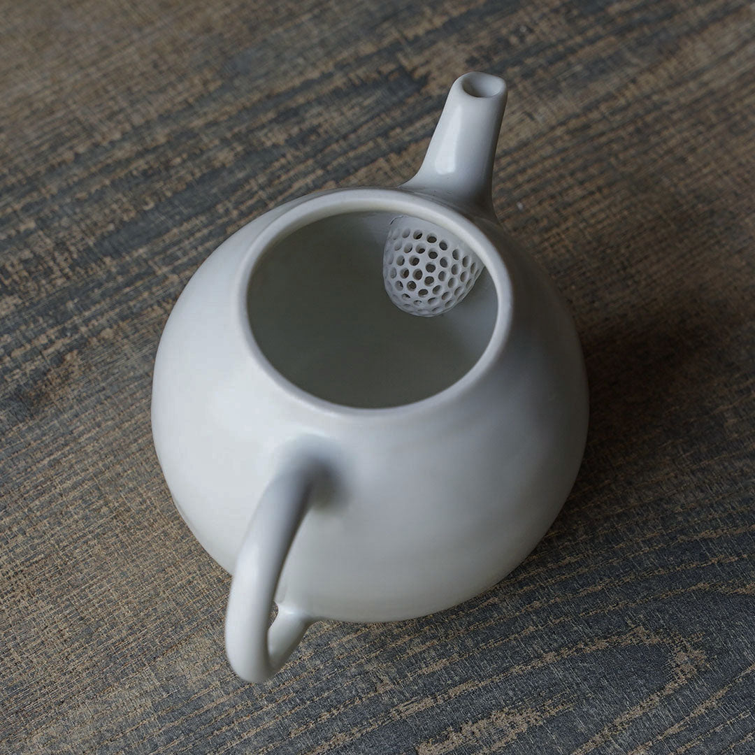 ●22-TS19 白釉  茶壺　B