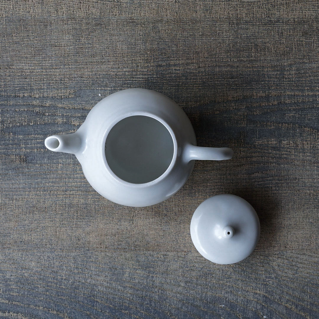 ●22-TS19 白釉  茶壺　B