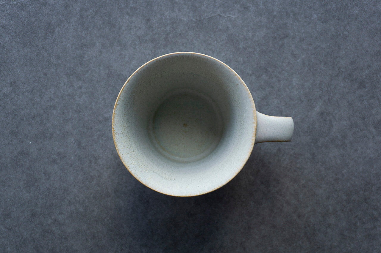 安藤由香 マグカップ 台形 BG