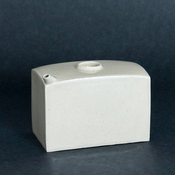 Toubou Makiya Sake Vessel Cube White