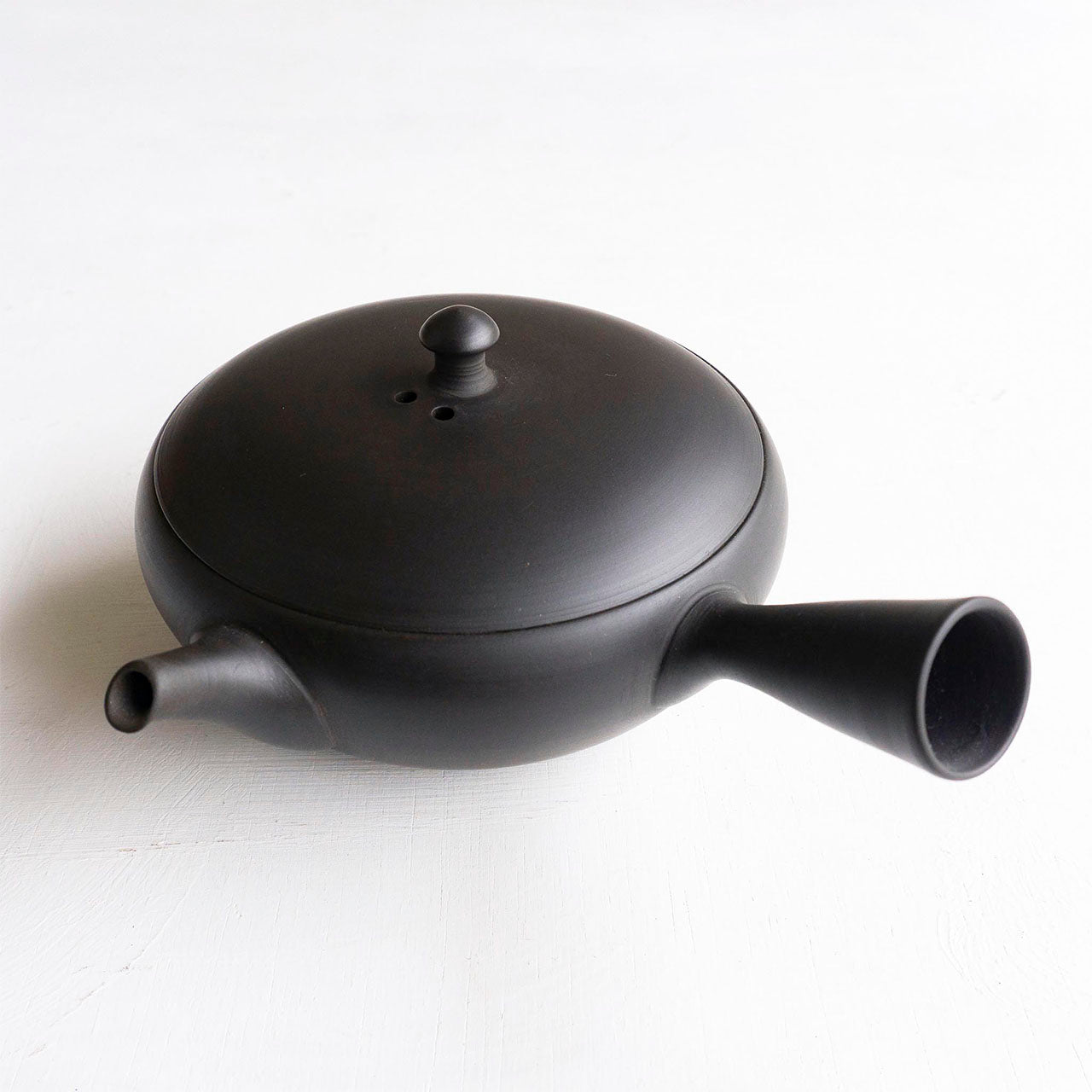 Yokei Kiln Syudei-Tanka Flat Teapot (Large)