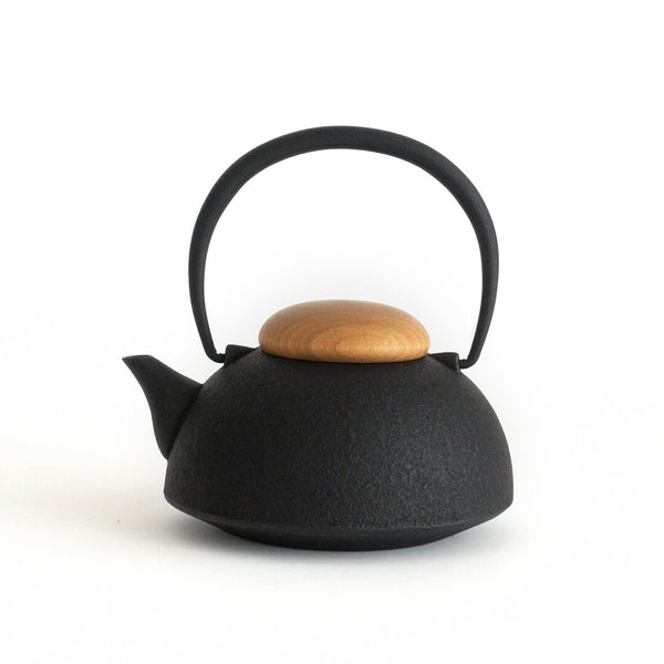 Kukan Chuzo /  Nanbu Cast Iron Teapot  Black wooden lid