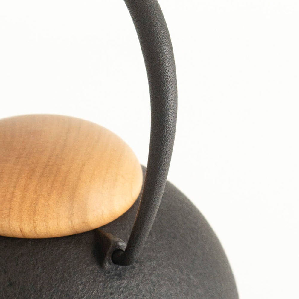 Kukan Chuzo / Nanbu Cast Iron Teapot Black wooden lid – 雨晴/AMAHARE