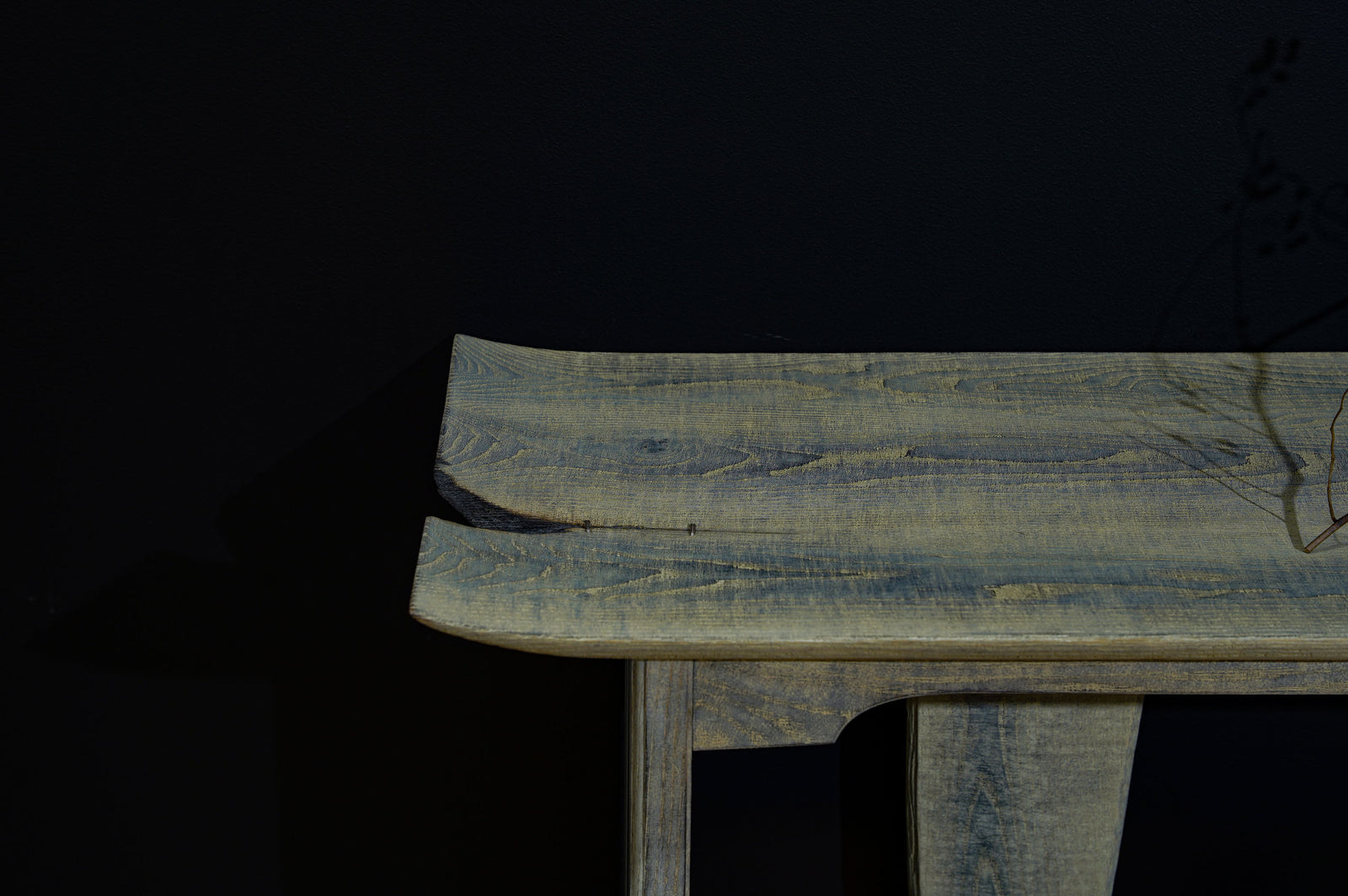 浮様飾棚 違い棚 鼠 – 雨晴/AMAHARE