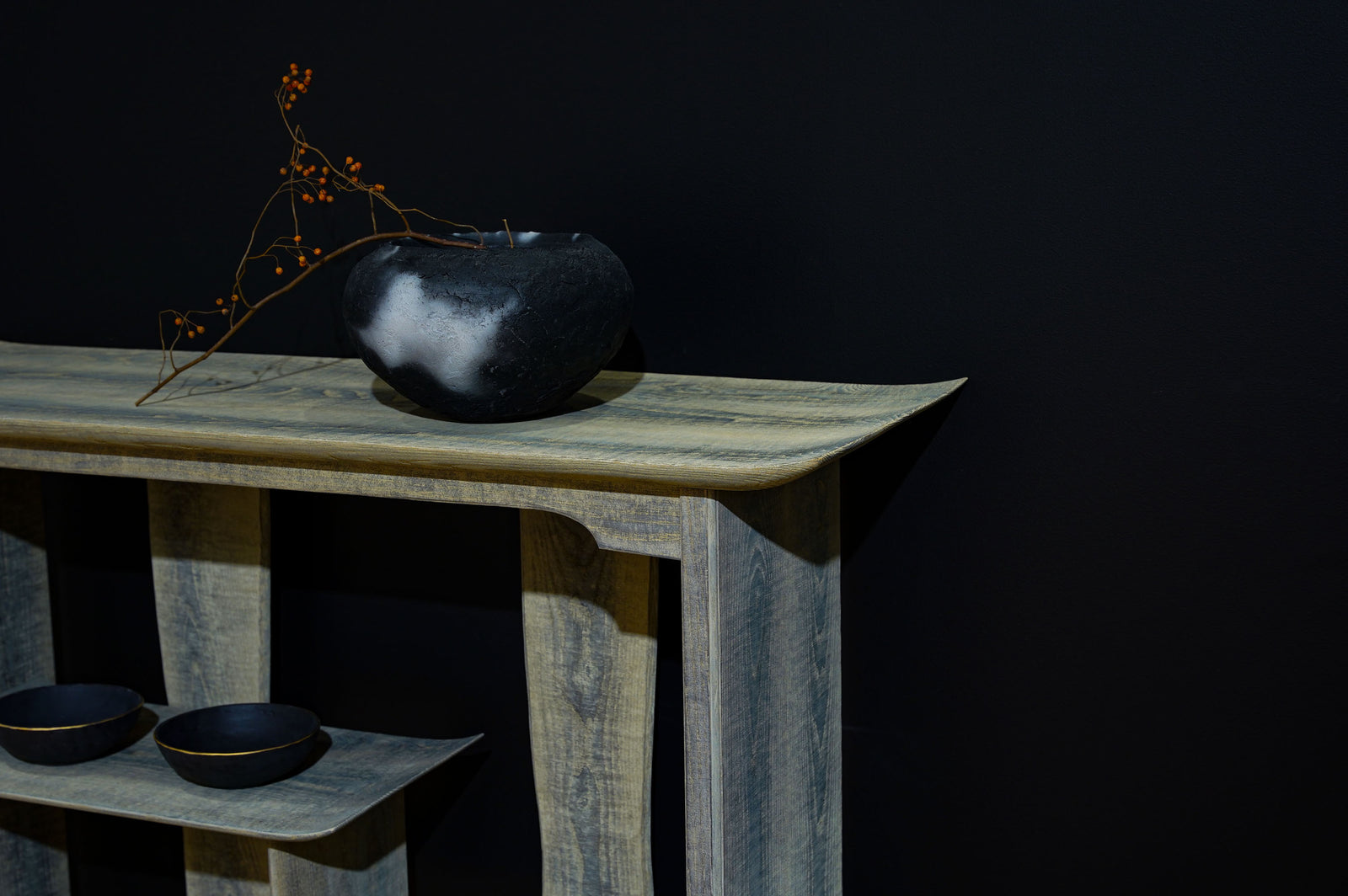 浮様飾棚 違い棚 鼠 – 雨晴/AMAHARE