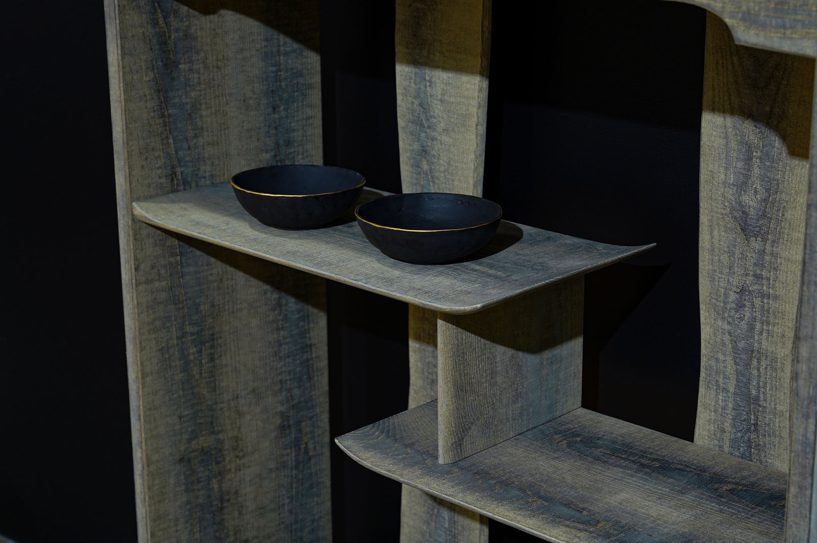 浮様飾棚 違い棚 鼠 – 雨晴/AMAHARE