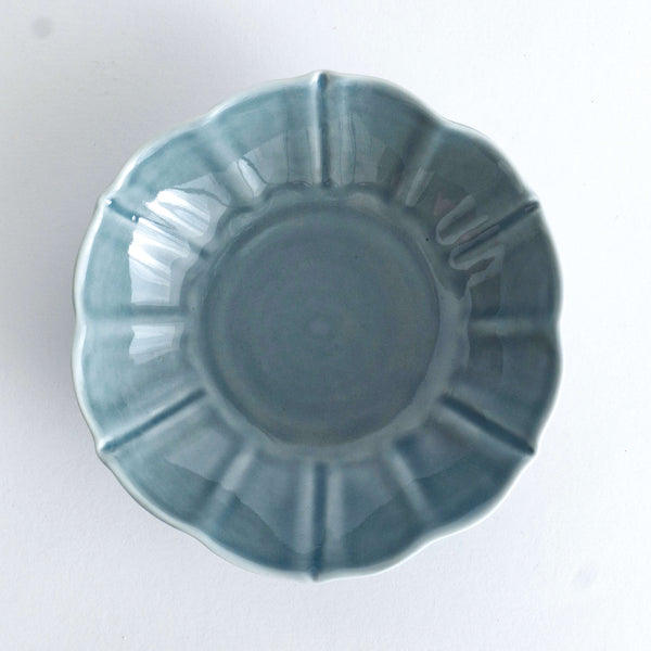 Small bowl in the shape of a morning glory  ruri color
