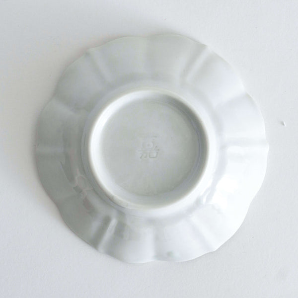 Small bowl in the shape of a morning glory white
