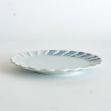 12㎝ Plate with foliate rim  blue and white