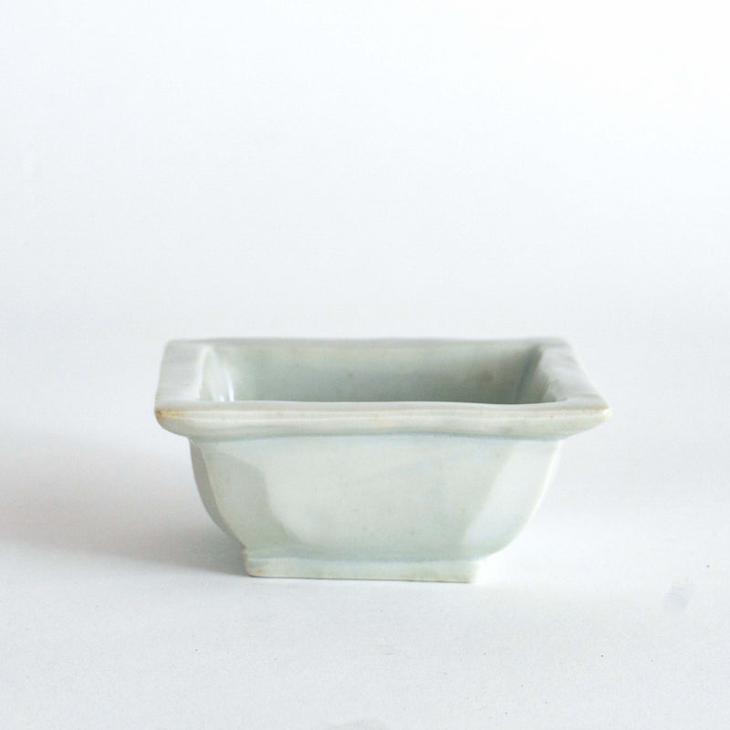  Yazaemon Kiln  square mamebachi(tiny bowl) old white porcelain