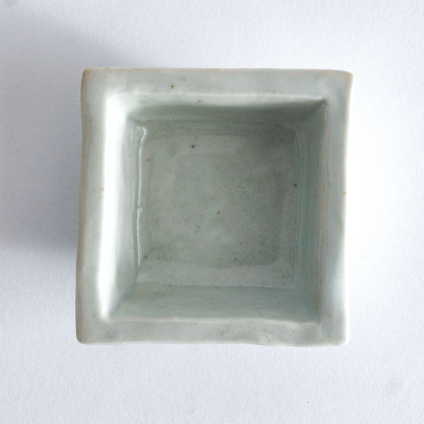  Yazaemon Kiln  square mamebachi(tiny bowl) old white porcelain