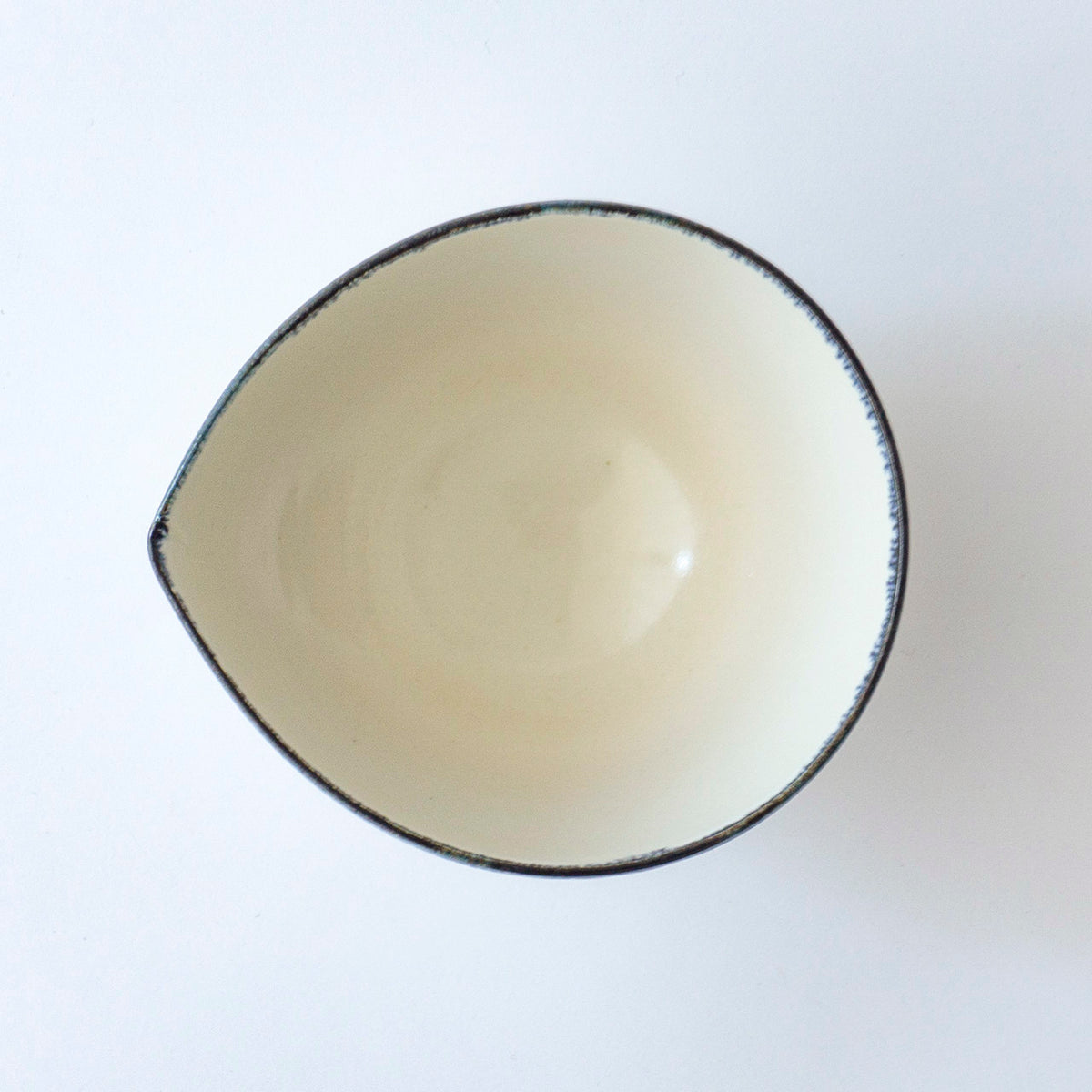 中里花子 Almond Bowl S ブルー皮鯨 – 雨晴/AMAHARE