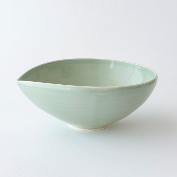 Almond Bowl M Sage Celadon