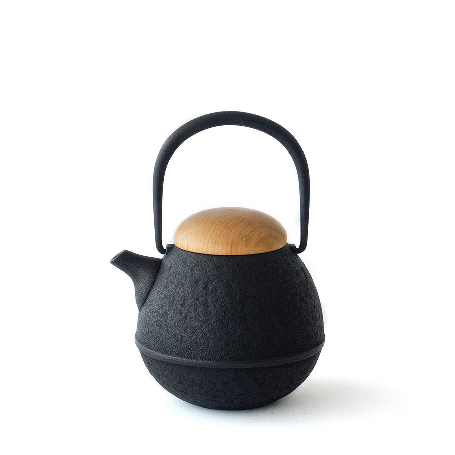 Kukan Chuzo / Egg Cast Iron Teapot S Black wooden lid