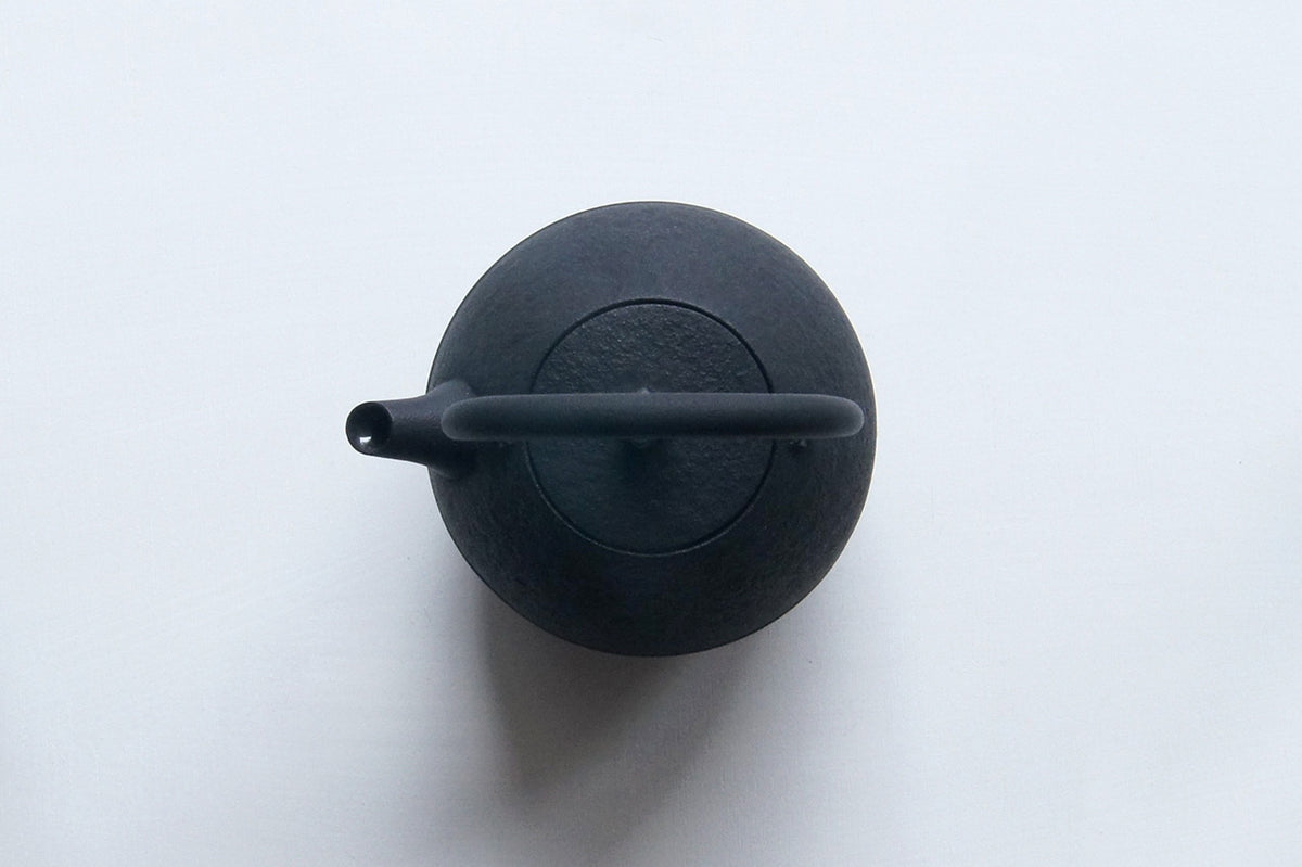 Kukan Chuzo / Egg Cast Iron Teapot M Black – 雨晴/AMAHARE