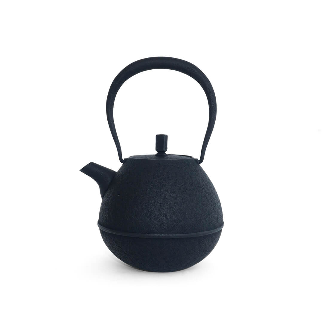 Kukan Chuzo / Egg Cast Iron Kettle L Black