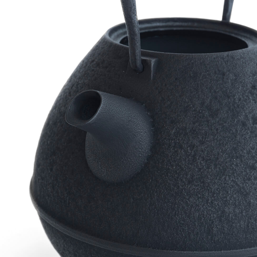 Kukan Chuzo / Egg Cast Iron Kettle L Black