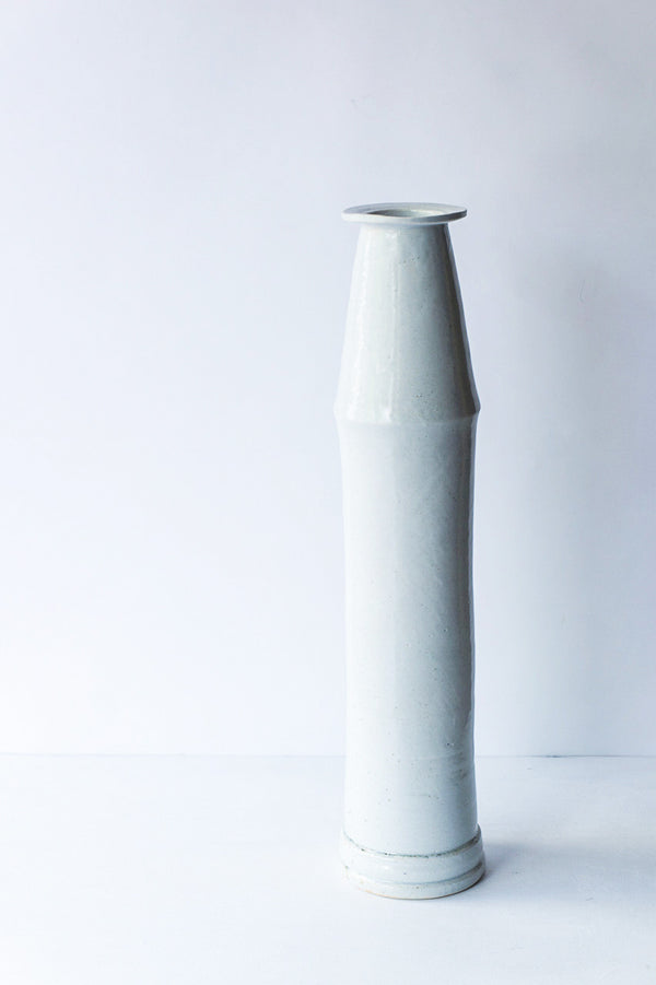 ●22-TO6 Shingo Oka White Porcelain Tube Flower Vase