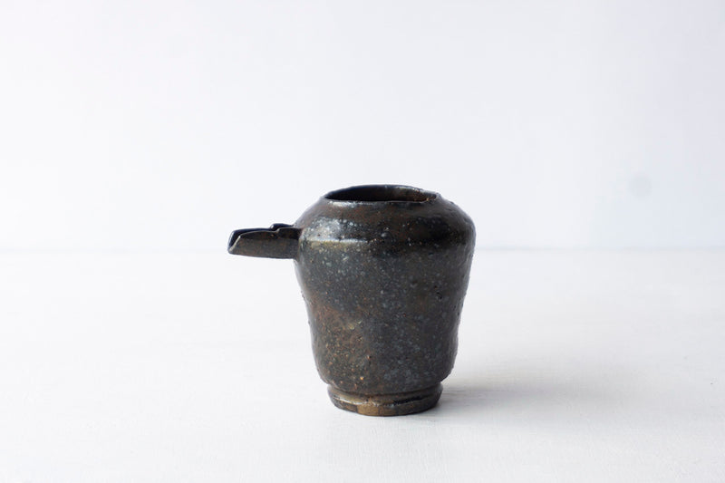 ●22-TO75 Shingo Oka / black porcelian katakuchi 