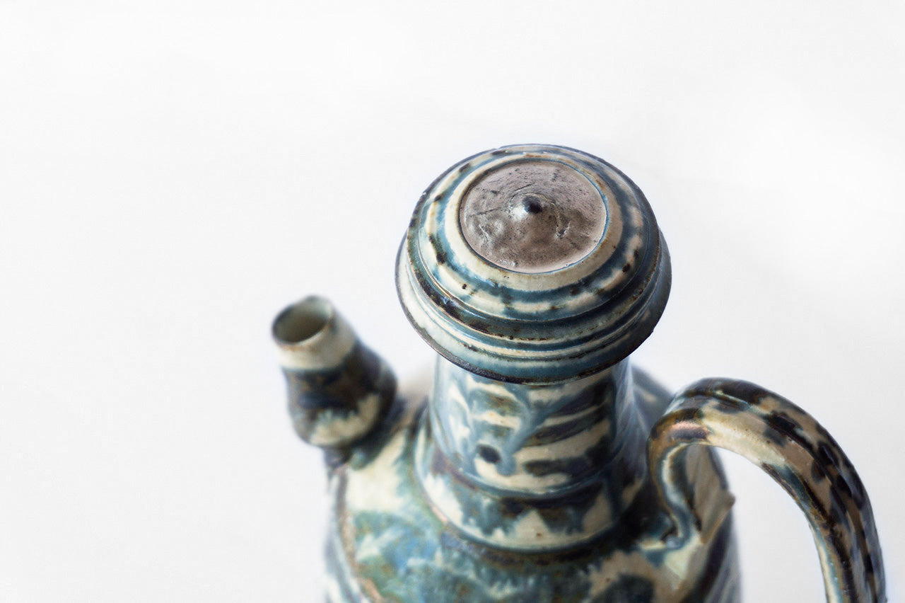 ●22-TO8 Shingo / Annam underglaze blue vase with handle