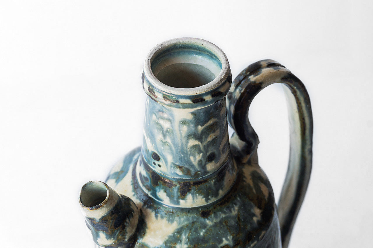 ●22-TO8 Shingo / Annam underglaze blue vase with handle