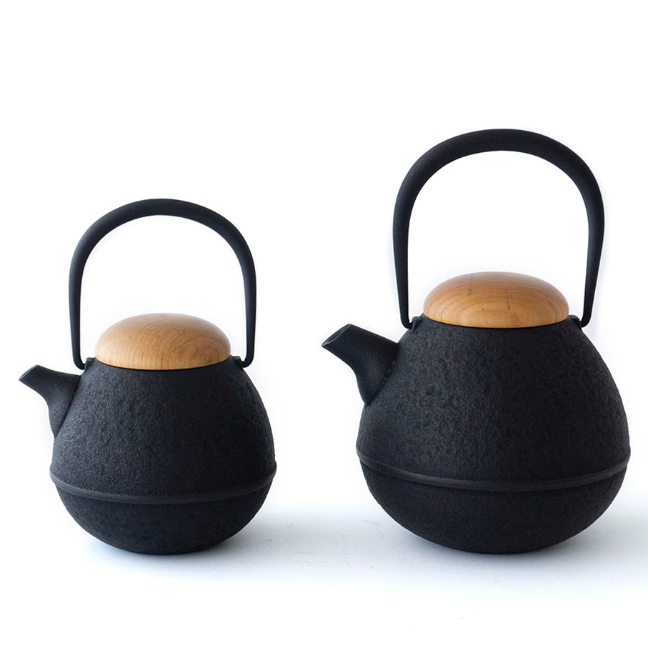 Kukan Chuzo / Egg Cast Iron Teapot S Black wooden lid